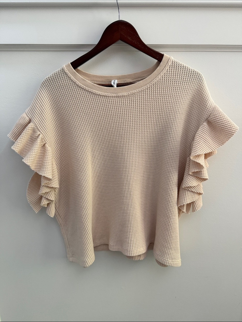 Ruffle Sleeve Waffle Knit Top • Cream • Size Large • LNC